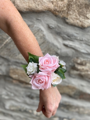 Wrist corsage